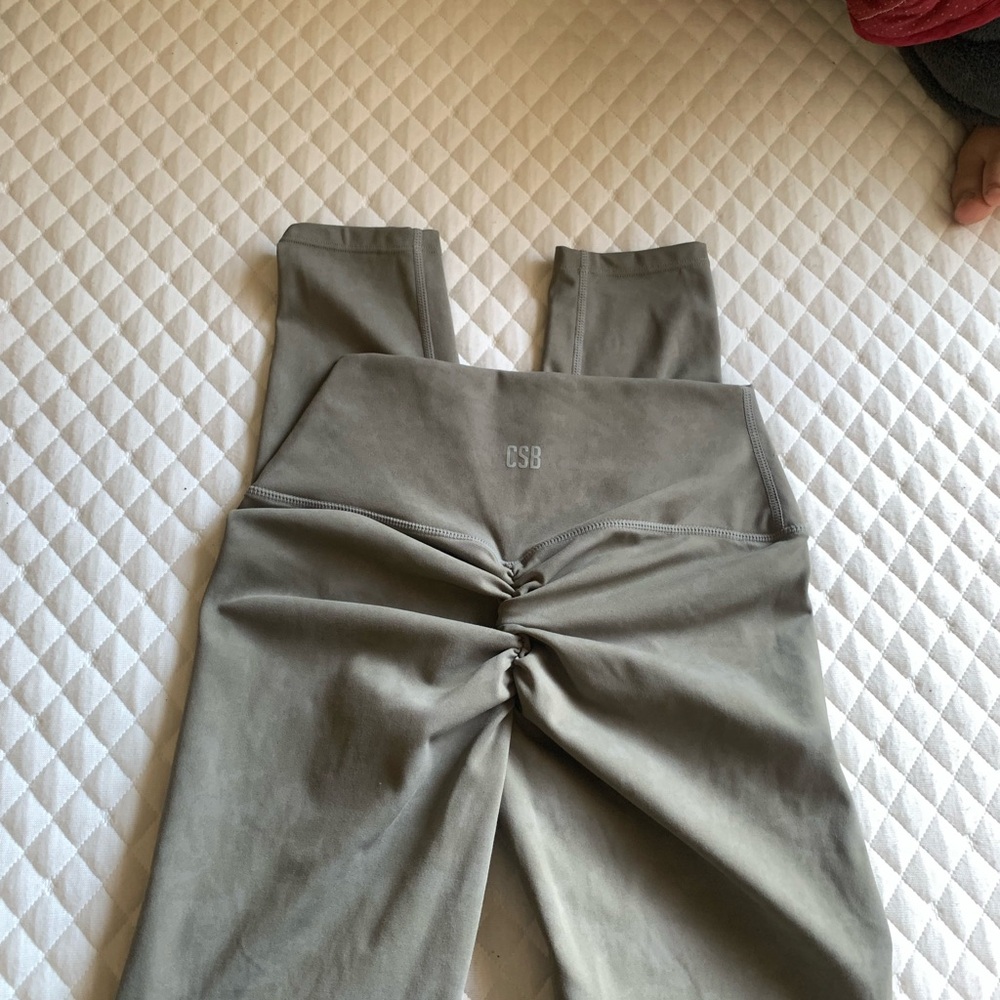 Crop shop boutique leggings